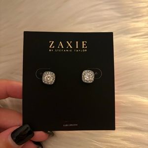 Zaxie stud earrings